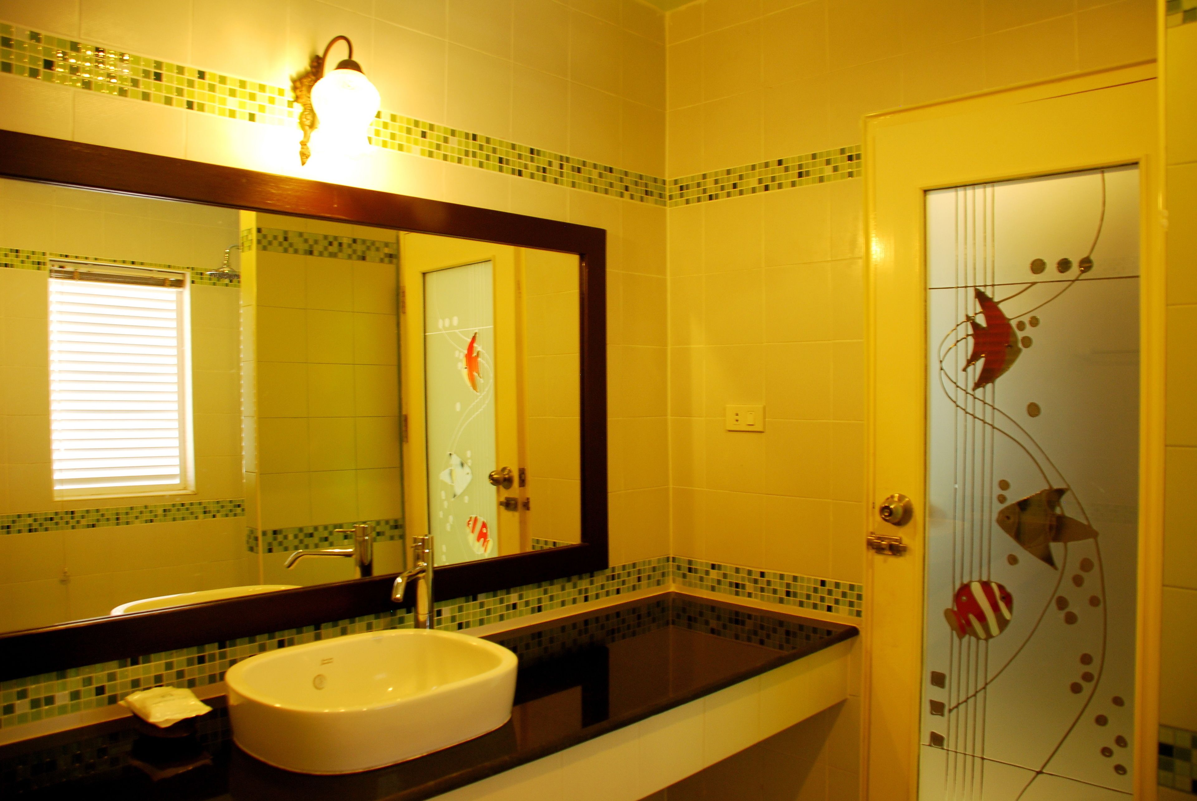 superior double room | bathroom | hair dryer, towels
