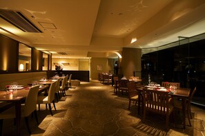 2 restaurants, Japanese cuisine