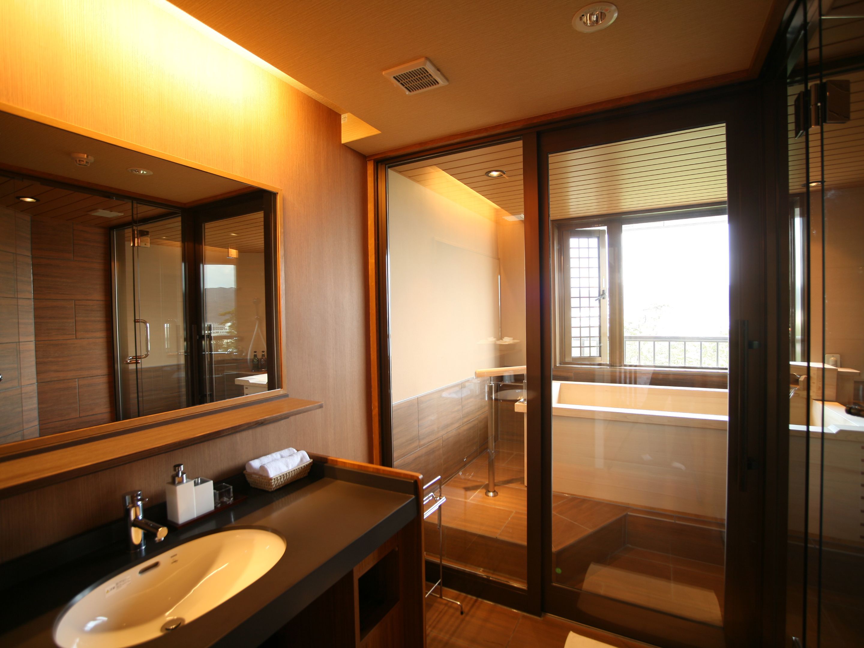 suite | room amenity