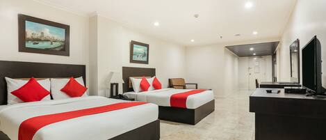 Suite Family Room | 1 camera, una cassaforte in camera, Wi-Fi gratuito, lenzuola