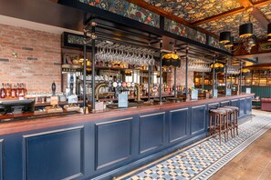 Bar (in der Unterkunft)