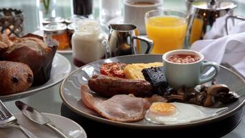 Desayuno inglés diario (GBP 15 por persona)