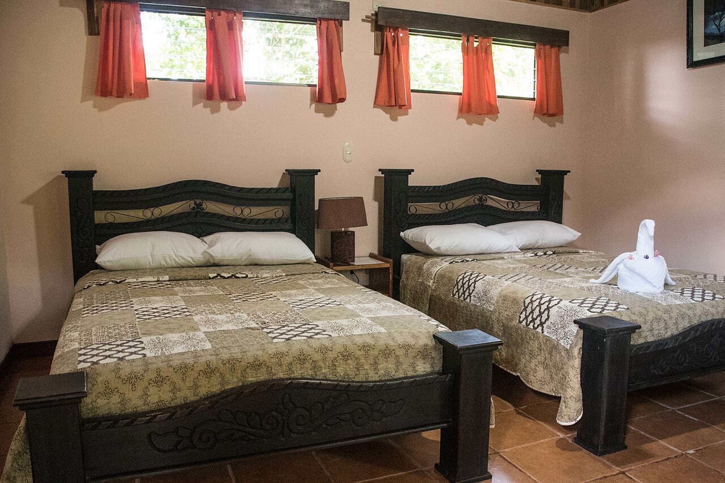 standard quadruple room | soundproofing, free wifi, bed sheets