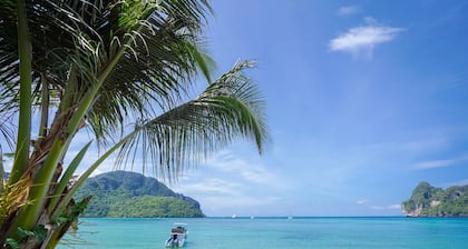 Phi Phi Cozy Seafront Resort