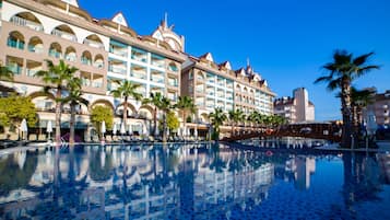 Indoor pool, 2 outdoor pools, pool umbrellas, sun loungers