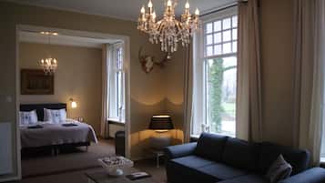 Superior Double Room | 1 bilik tidur, bar mini, peti besi dalam bilik, meja