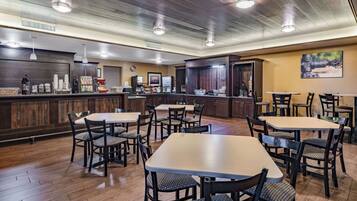 Free daily continental breakfast