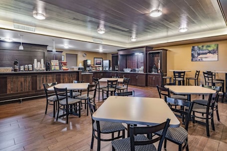 Free daily continental breakfast. Hawthorn Extended Stay by Wyndham Dickinson