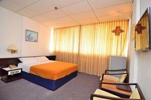 Premium bedding, desk, blackout curtains, free WiFi - Oriental Hotel (George Town)