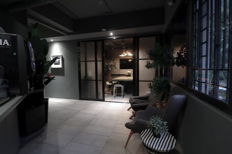 The Pod at Beach Road - Image 2