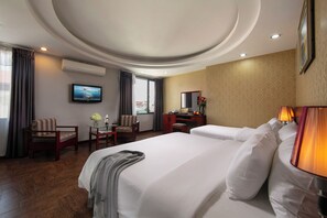Minibar, in-room safe, free WiFi, bed sheets - Sen Hotel (Hanoi)
