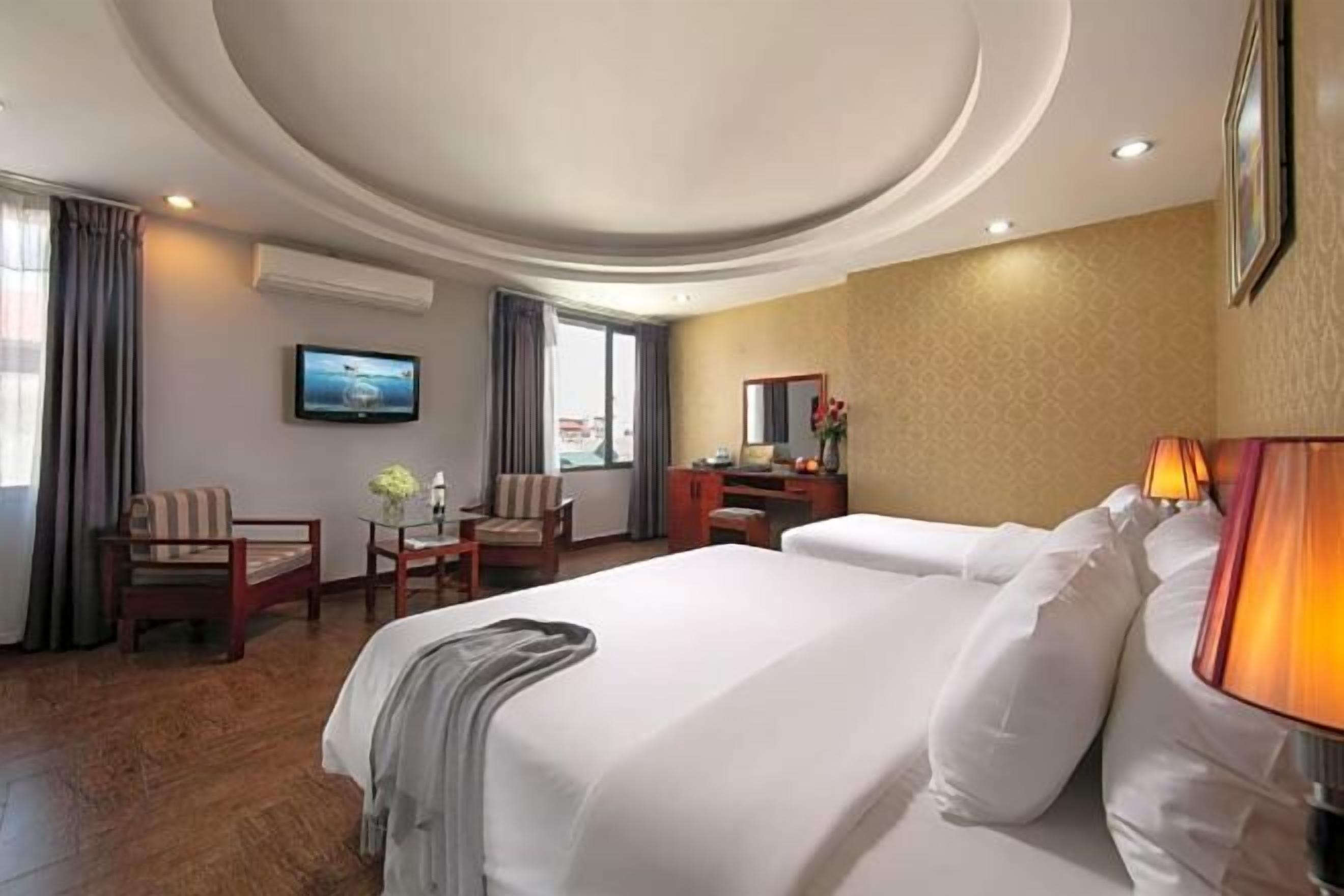 Minibar, in-room safe, free WiFi, bed sheets