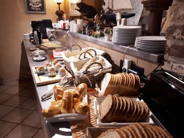 包含每日全套早餐