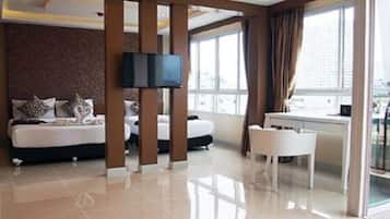 Mini Suite | Area keluarga | Televisi LCD 21-inci dengan saluran TV kabel dan TV