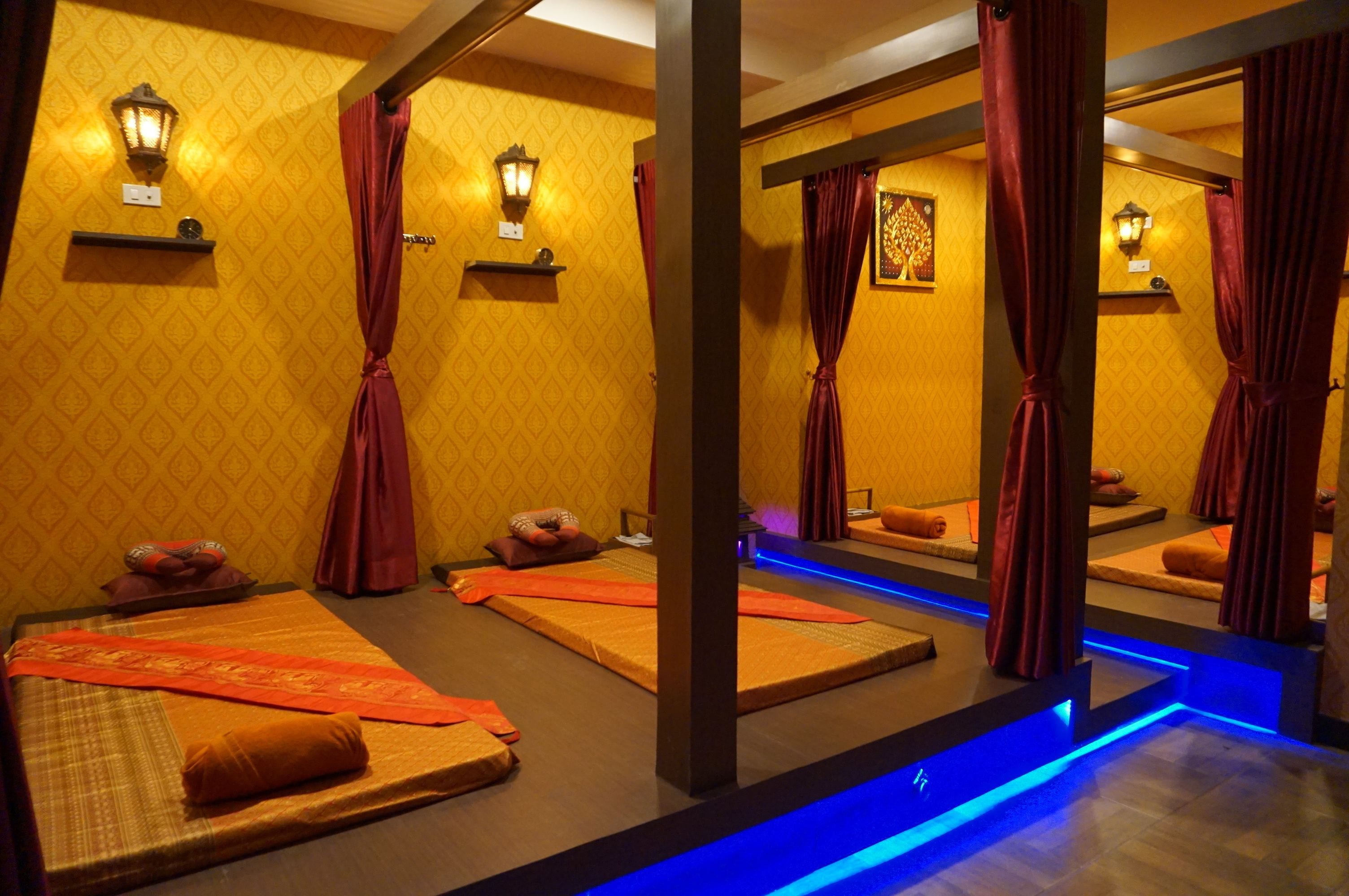 couples treatment room(s), hot stone massages, deep-tissue massages