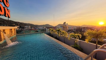 Outdoor pool, pool loungers