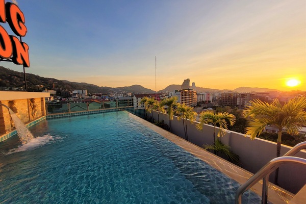 Outdoor pool, sun loungers