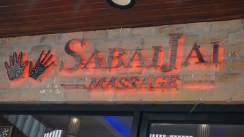 Couples treatment room(s), hot stone massages, deep-tissue massages