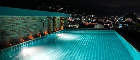 Outdoor pool, sun loungers