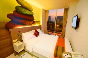 Deluxe Room | In-room safe, desk, iron/ironing board, free WiFi - Clay Hotel Jakarta (Jakarta)