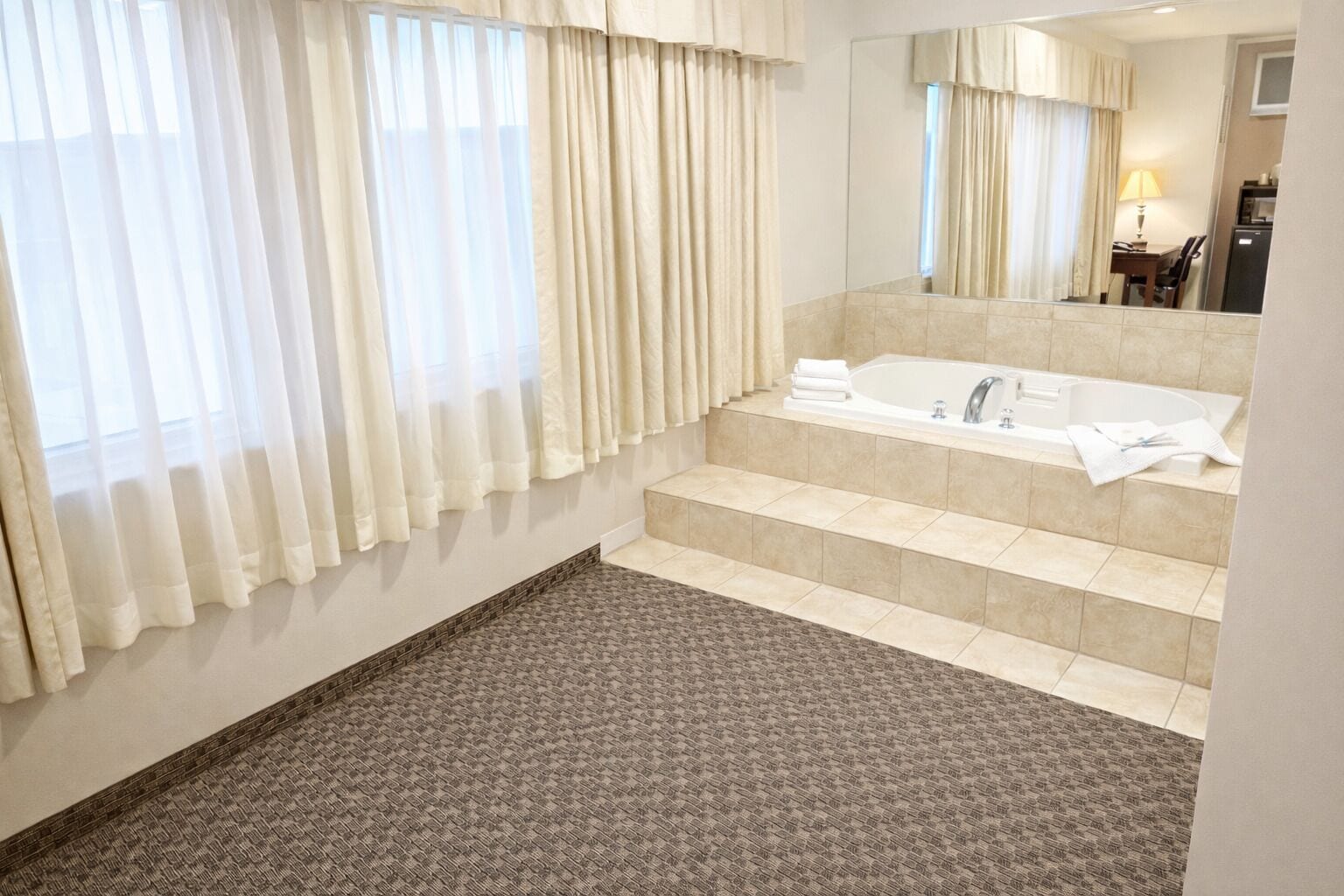 Standard Room, 1 King Bed, Corner | Egyptian cotton sheets, premium bedding, memory foam beds, desk