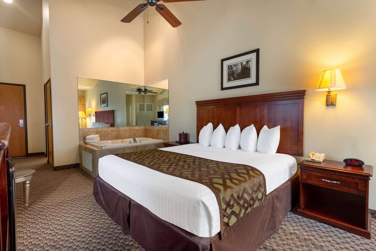 Honeymoon Suite, 1 King Bed, Non Smoking