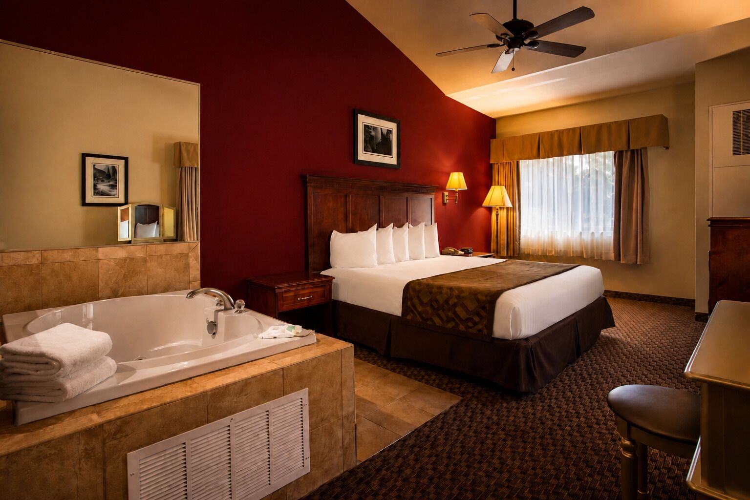 Honeymoon Room, 1 King Bed | Private spa tub