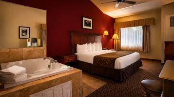 Honeymoon Room, 1 King Bed | Private spa tub