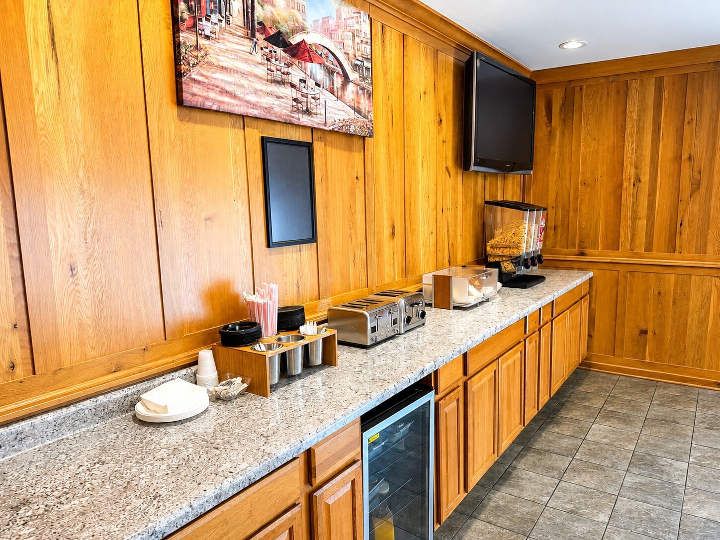 Free daily continental breakfast