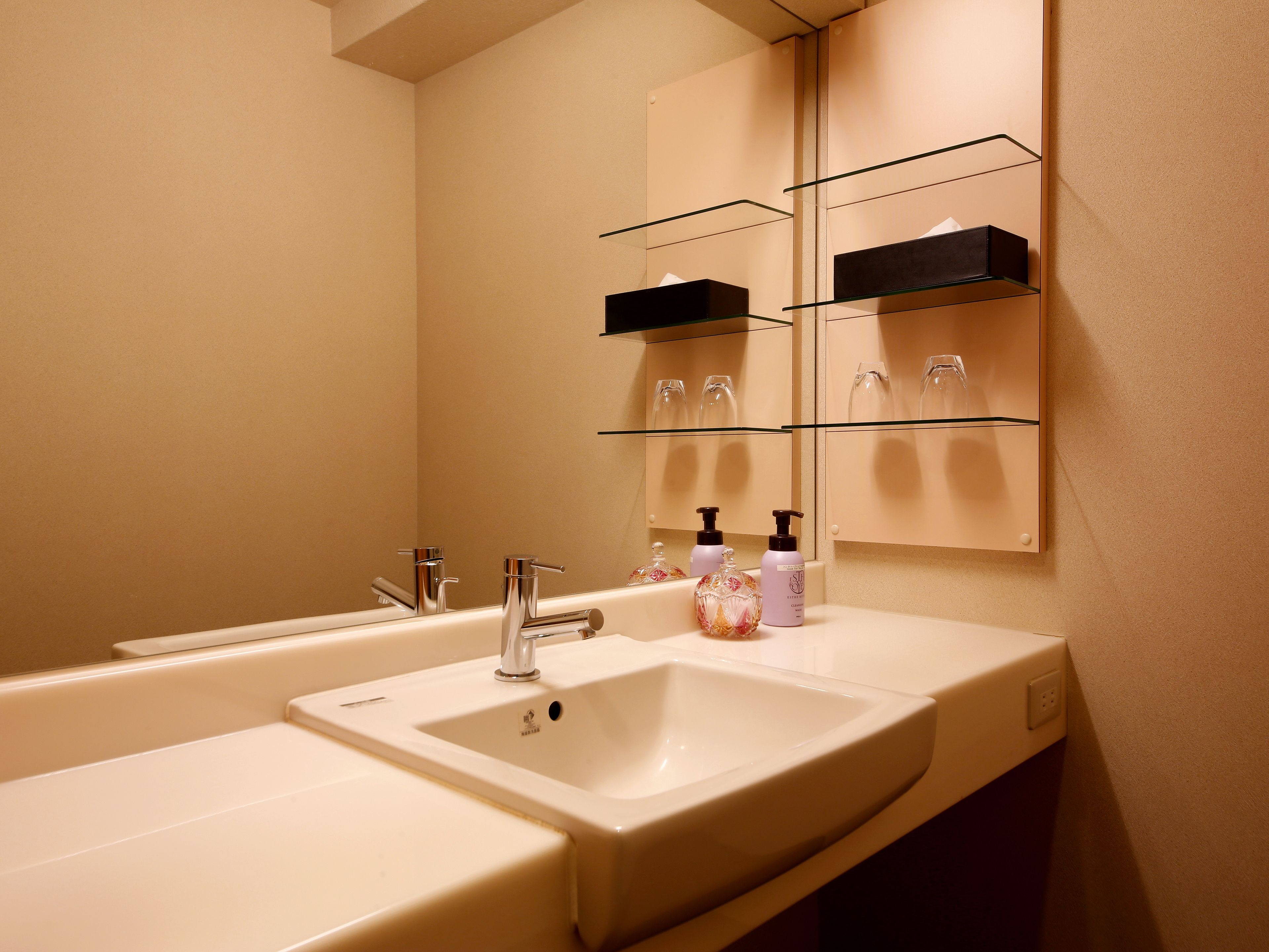 in-room safe, free wifi, bed sheets, wheelchair access