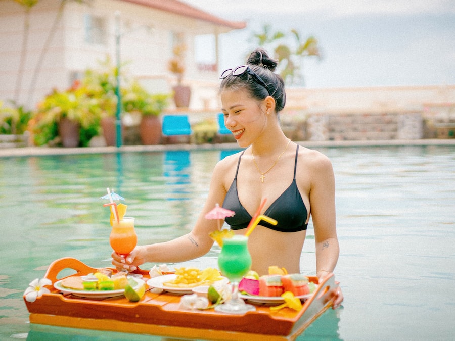 Outdoor pool, pool umbrellas, sun loungers