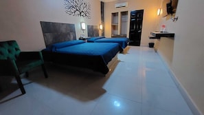 Standard Room, 2 Double Beds | Free WiFi, bed sheets - Hotel La Silla (Monterrey)