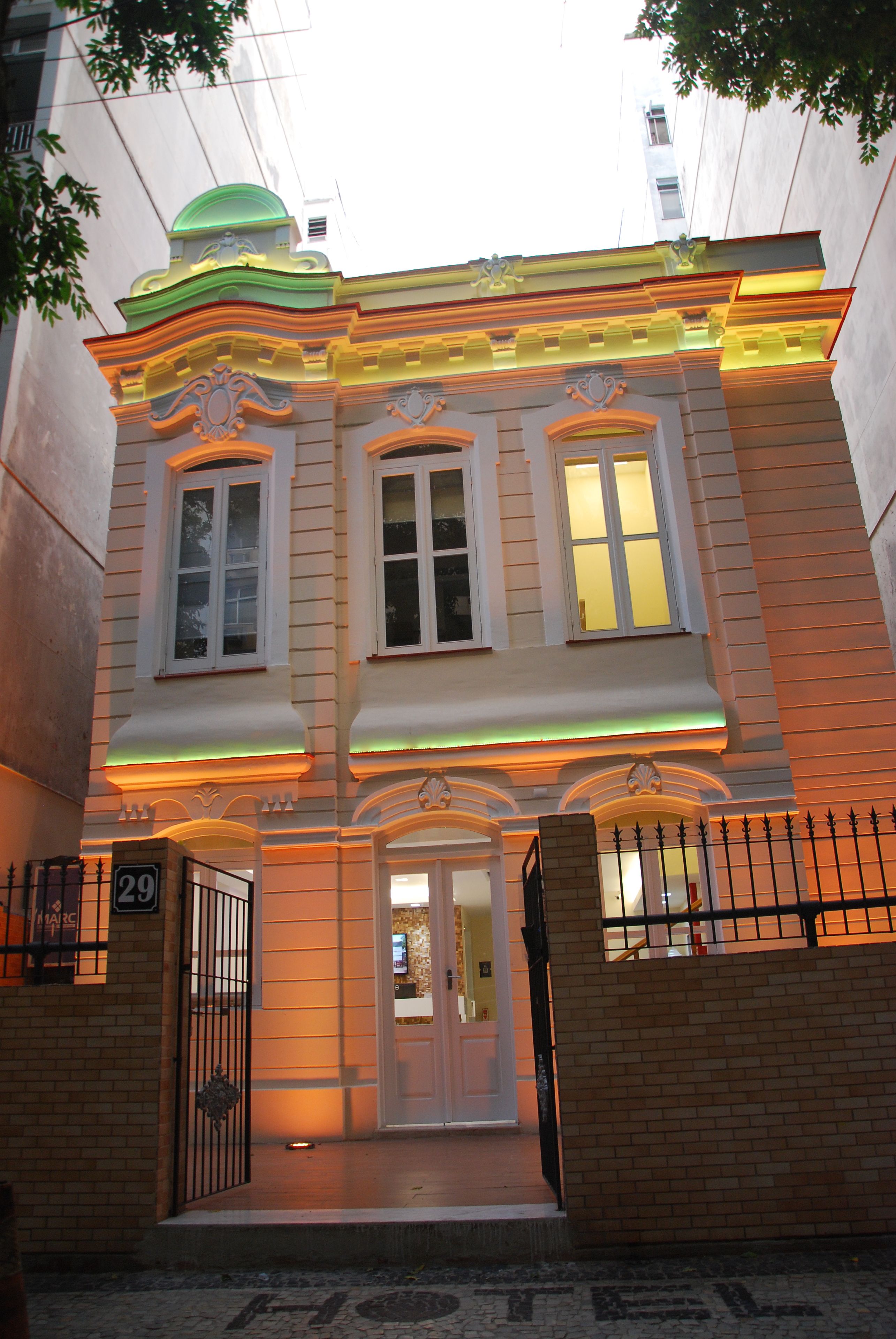 Fachada de la propiedad