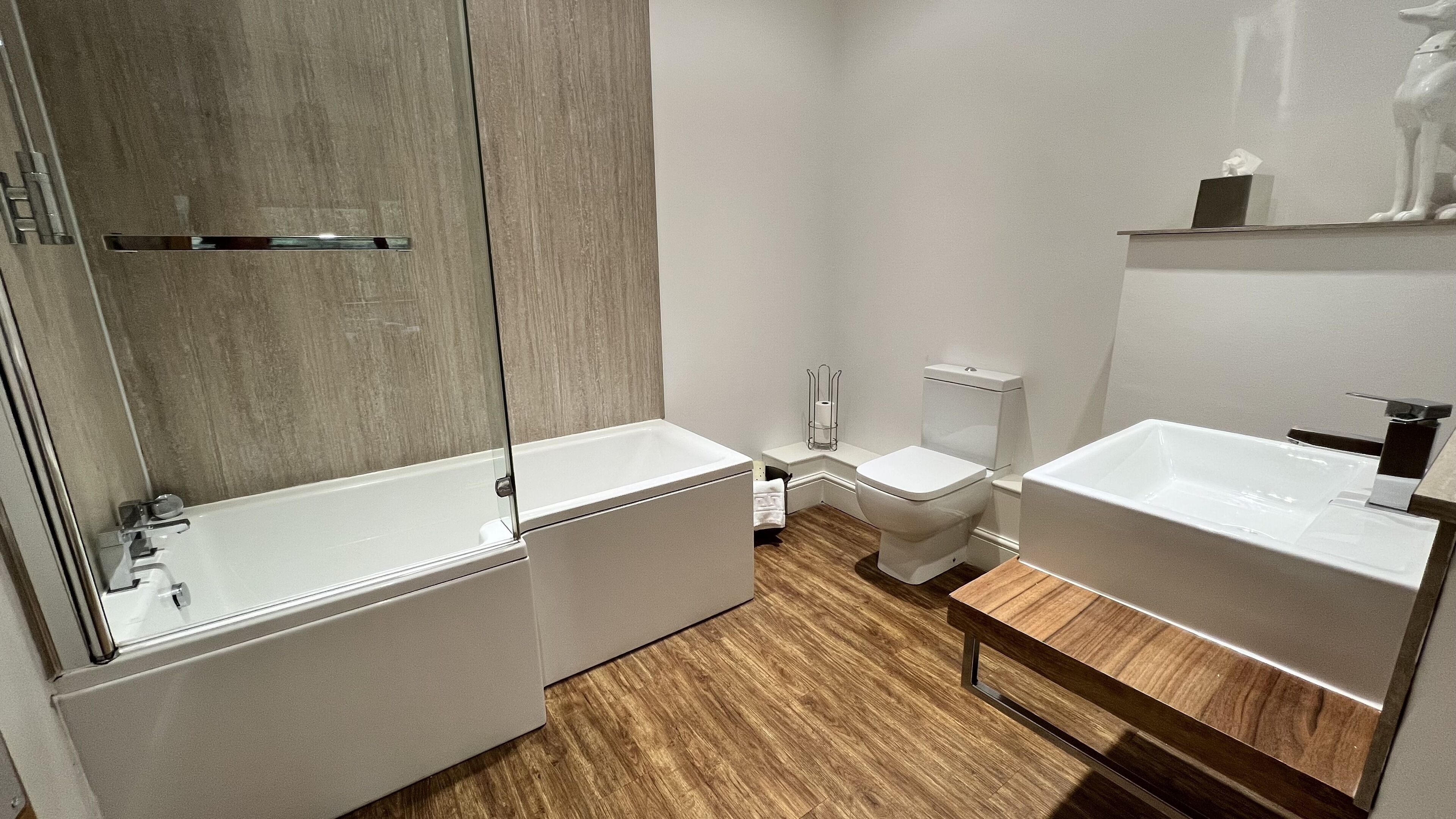 cheriton - no pets allowed | bathroom | free toiletries, hair dryer, bathrobes, towels