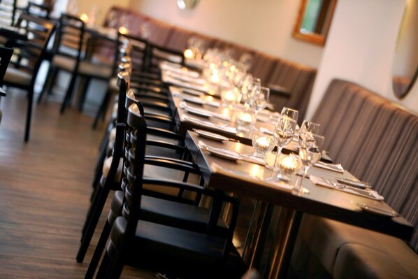 Daily full breakfast (GBP 12.50 per person)