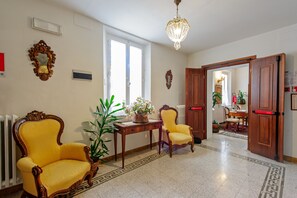 Inn-/utsjekkingsautomat