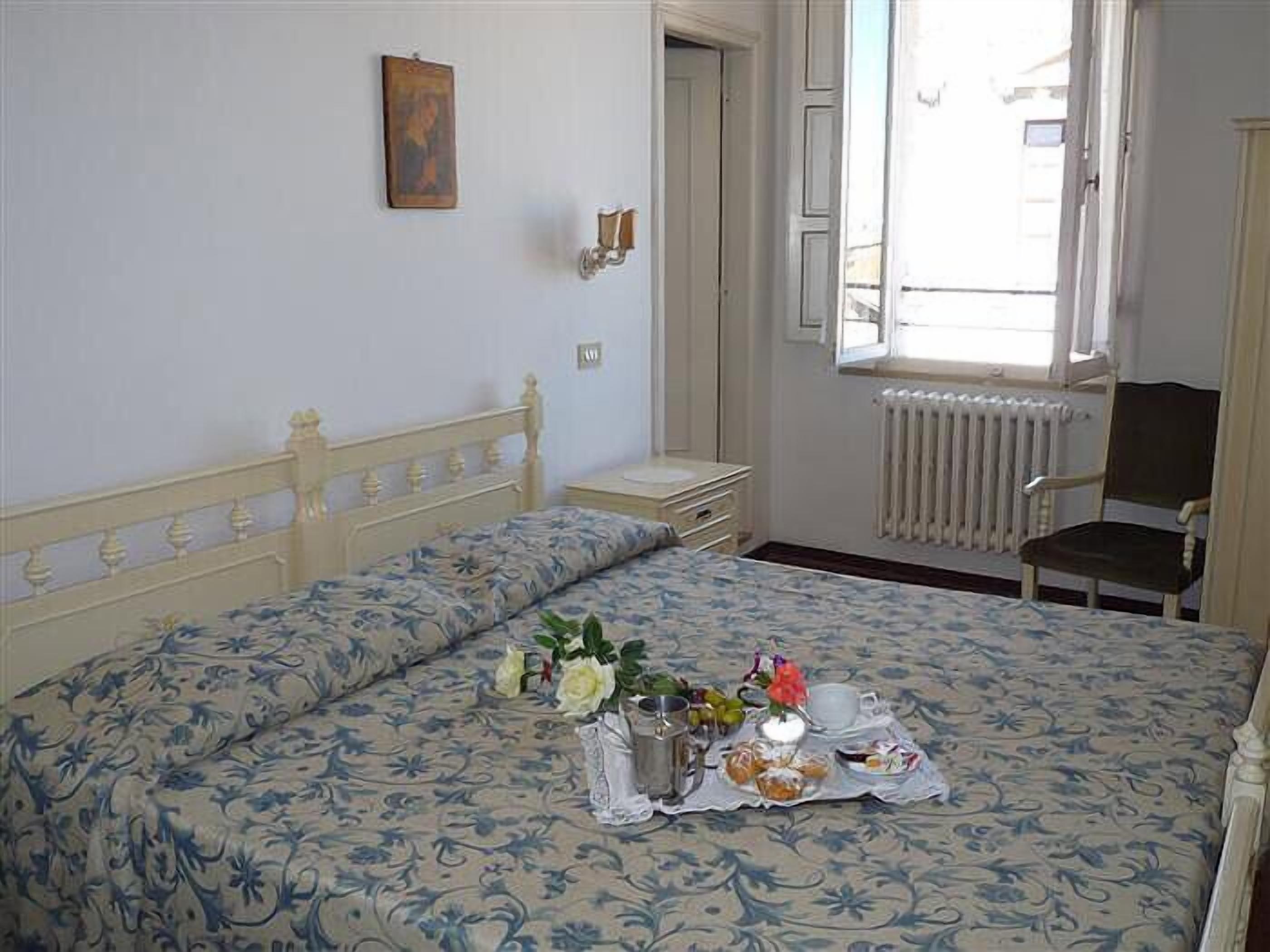 superior double room | in-room safe, desk, free wifi