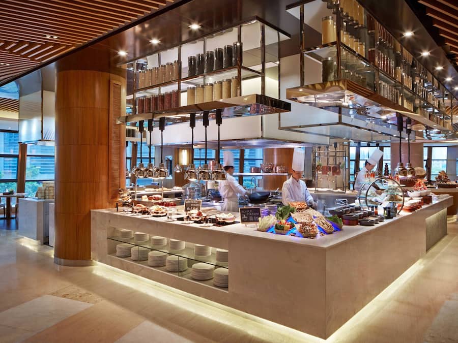 2 restaurantes; se sirve desayuno, almuerzo y cena