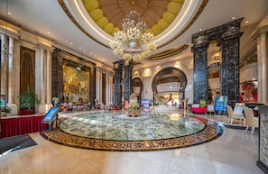 Lobby lounge