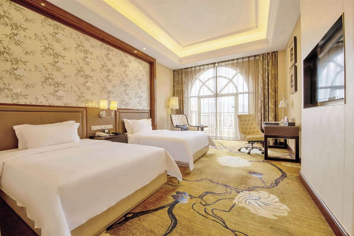 Deluxe Room, 2 Single Beds, Non Smoking, Lake View | Desk, free WiFi, alarm clocks, bed sheets