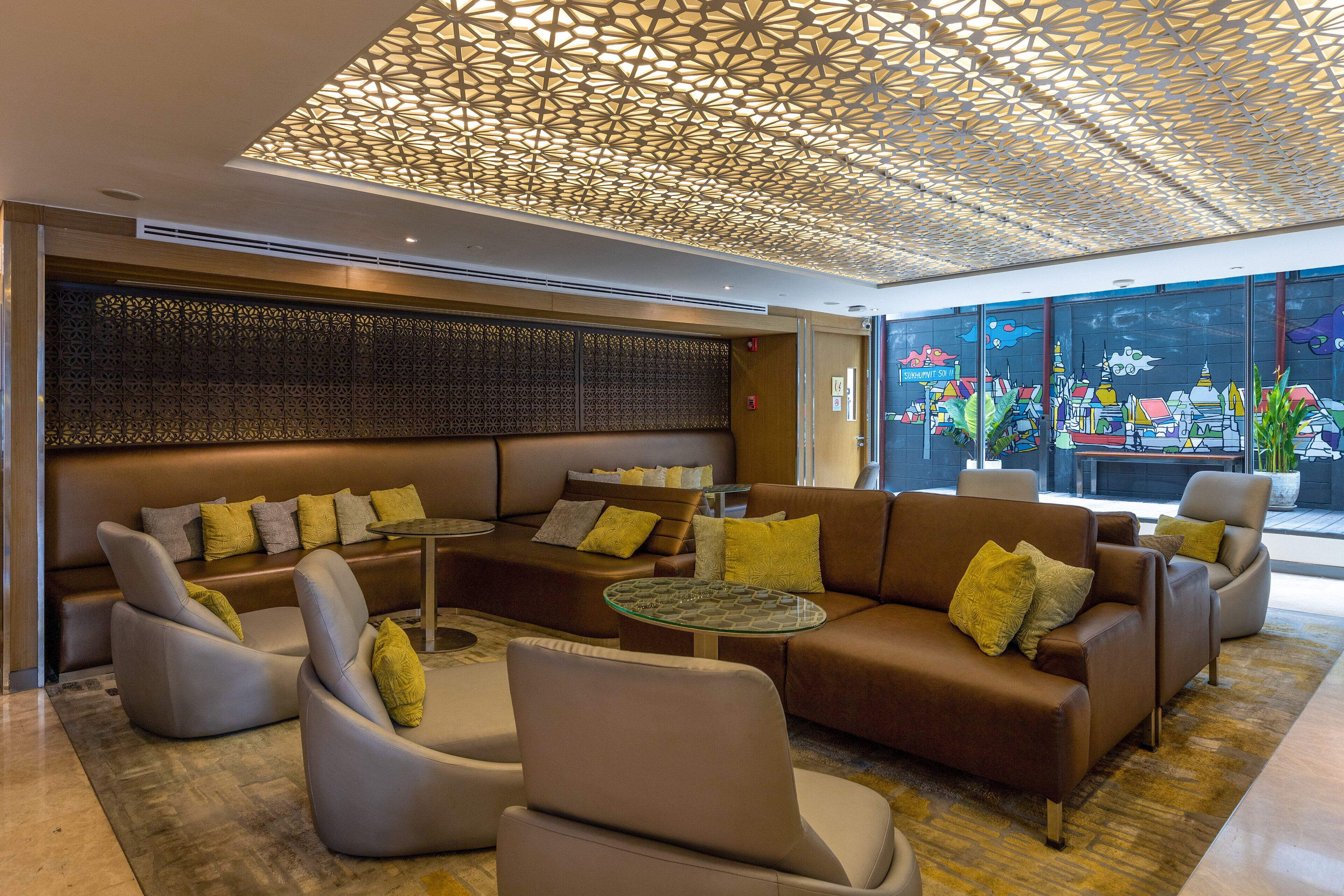 Photo - Holiday Inn Express Bangkok Sukhumvit 11 by IHG