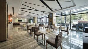 Breakfast, lunch and dinner served  - Holiday Inn Express Shanghai Gongkang by IHG (Shanghai)