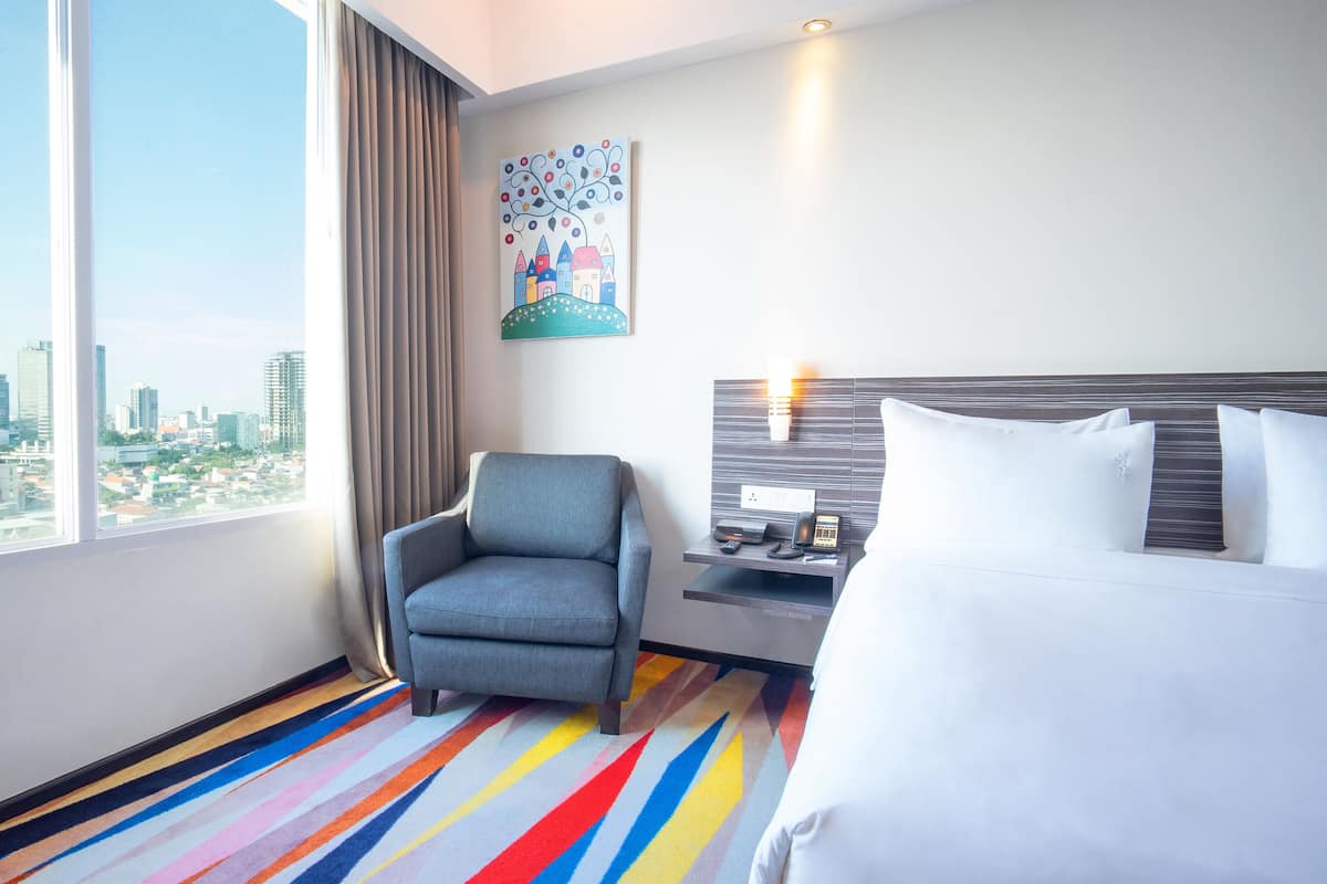 Phòng Tiêu chuẩn, 1 giường cỡ queen (with Free Breakfast) | Bộ đồ giường cao cấp, két bảo mật tại phòng, bàn