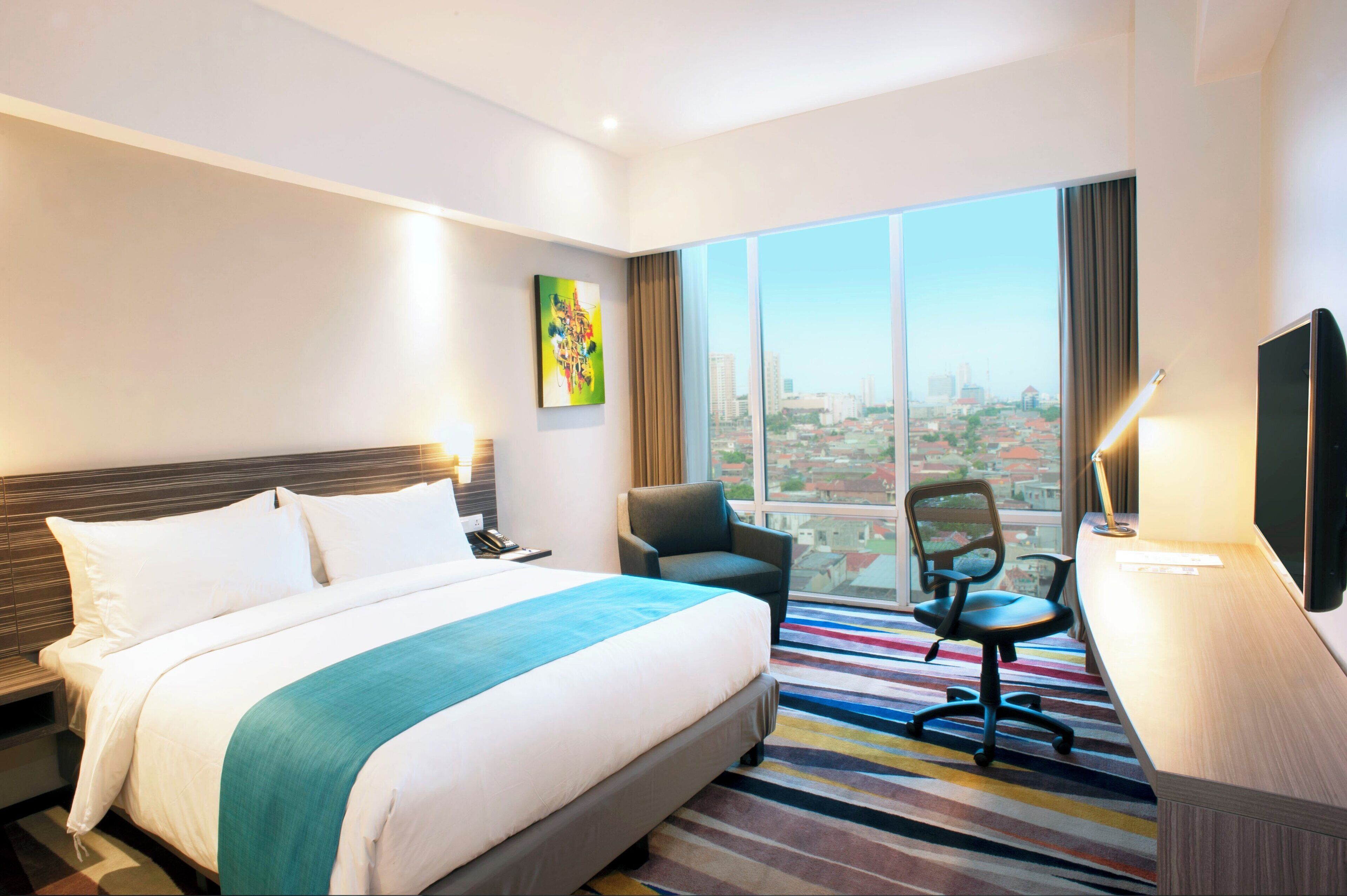 Premium bedding, in-room safe, desk, laptop workspace