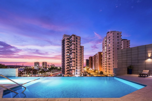 Outdoor pool, sun loungers