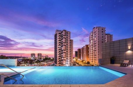 Outdoor pool, sun loungers