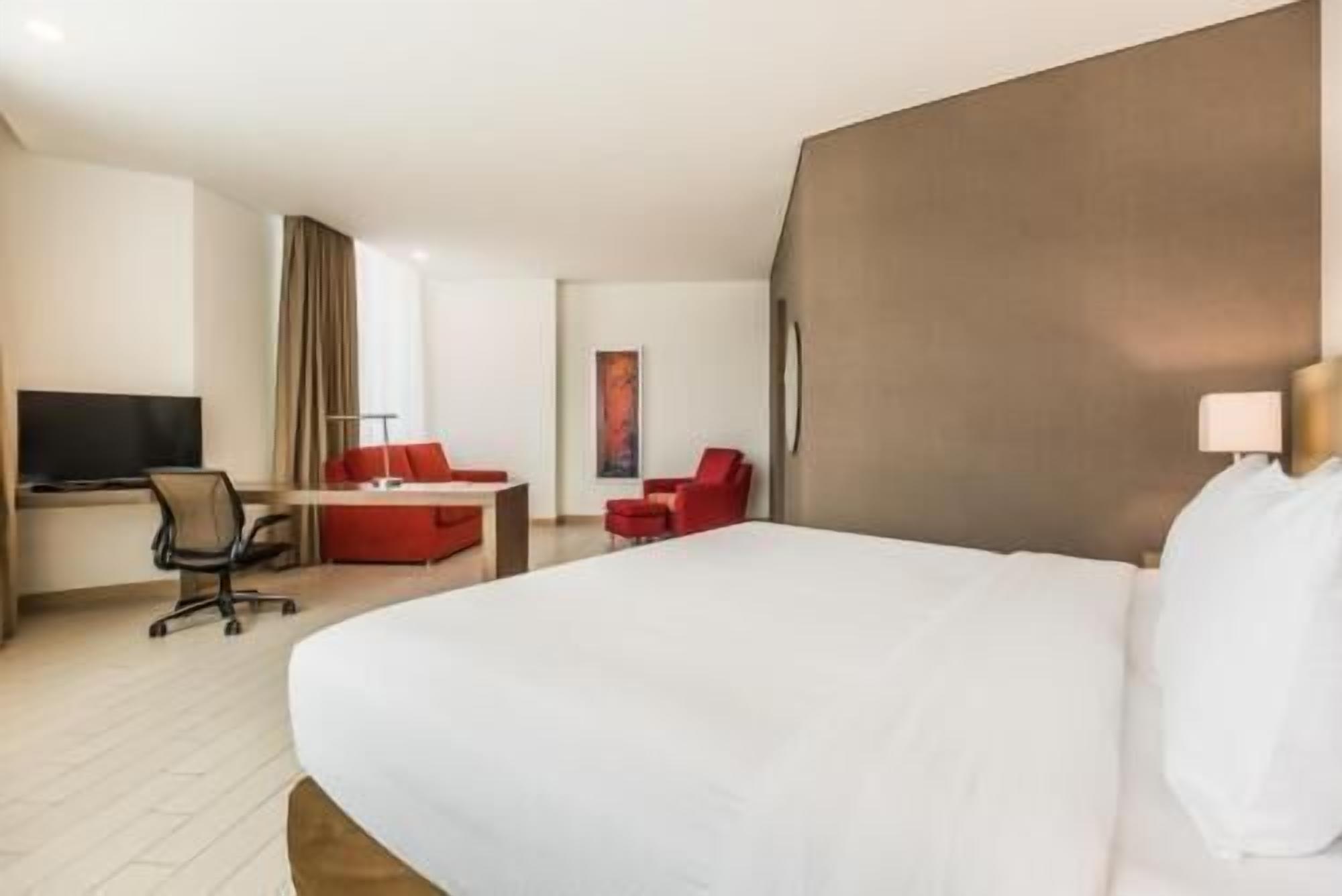 Minibar, coffre-fort, bureau, système d’insonorisation