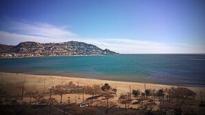 Beach nearby - Thalassa Sport (Roses)