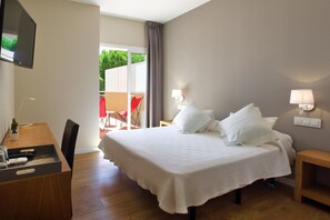 Caja de seguridad en la habitación, escritorio y cunas gratuitas 