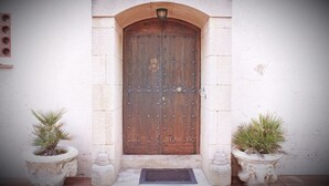 Interior entrance - Thalassa Sport (Roses)